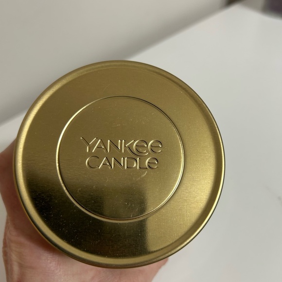 New Yankee Candle- North Pole Greetings - The Polar Express - Picture 3 of 4